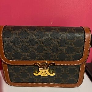 Shoulder bag or crossbody